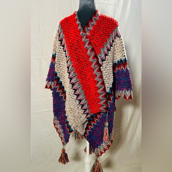 Poncho - Shaw - Picture 3 of 6